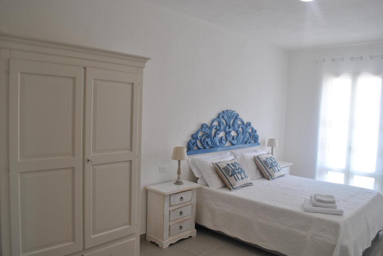Casa Lory - Appartamento Con 2 Camere In Centro Abitato Орозей Екстер'єр фото