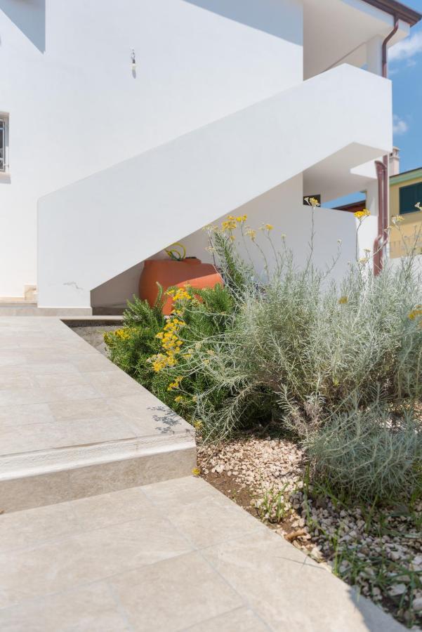 Casa Lory - Appartamento Con 2 Camere In Centro Abitato Орозей Екстер'єр фото